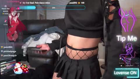 NekoSamaUwU online show from November 14, 2025, 6:01 am