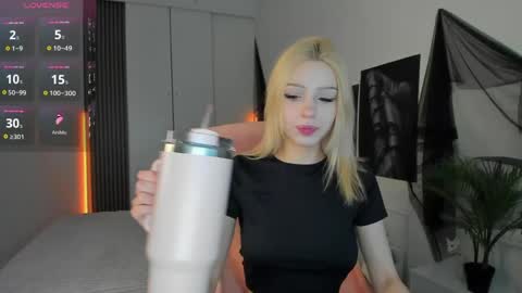 Ela  online show from April 7, 2026, 1:44 pm