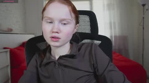 Snapshot of nellie_baby chatting on May 25, 2026, 12:22 pm Nellie online show from May 25, 2026, 12:22 pm