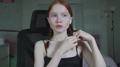 Snapshot of nellie_baby chatting on June 8, 2026, 7:25 pm Nellie online show from June 8, 2026, 7:25 pm