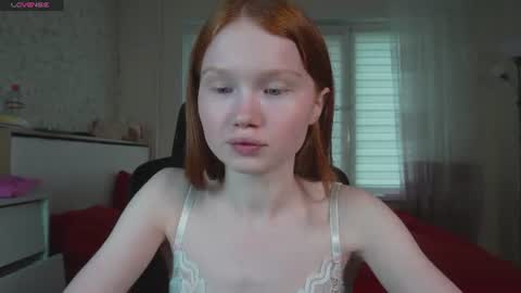 Snapshot of nellie_baby chatting on July 18, 2026, 12:42 pm Nellie online show from July 18, 2026, 12:42 pm