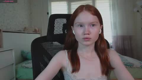 Snapshot of nellie_baby chatting on July 25, 2026, 12:25 pm Nellie online show from July 25, 2026, 12:25 pm