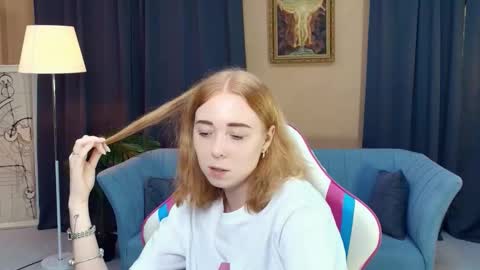 Nelli online show from November 27, 2025, 8:55 pm