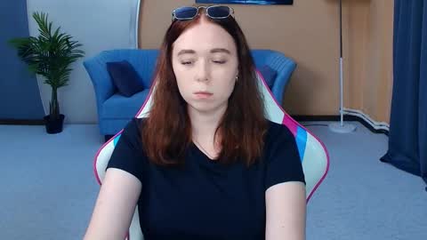 Snapshot of nelliemathers chatting on May 18, 2026, 7:52 pm Nelli online show from May 18, 2026, 7:52 pm