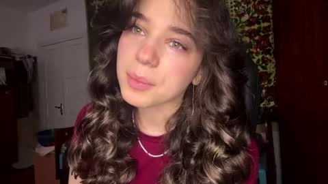 Angelihee online show from April 6, 2026, 10:16 am