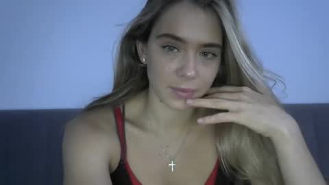 nelly_fortu online show from December 19, 2025, 10:33 am