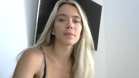 Snapshot of nelly_fortu chatting on April 23, 2026, 12:29 pm nelly_fortu online show from April 23, 2026, 12:29 pm