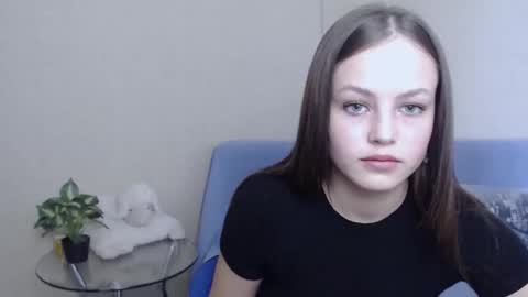 nensi_sweet online show from February 26, 2025, 12:36 pm