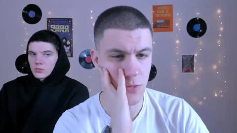 Snapshot of neo_raze_ chatting on February 8, 2026, 8:01 pm neo_raze_ online show from February 8, 2026, 8:01 pm