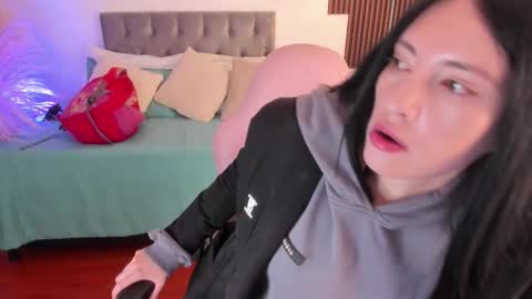 Sarah  online show from February 8, 2026, 2:04 am