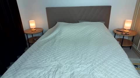 LEO and STACY online show from November 15, 2025, 10:26 pm