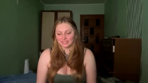 neomimaddern online show from May 11, 2026, 3:12 am