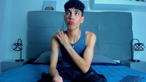  NeoRaptis  jhonatan  online show from February 25, 2025, 9:13 pm