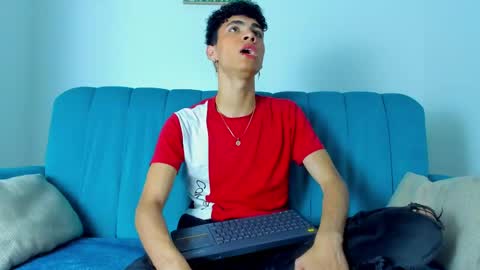  NeoRaptis  jhonatan  online show from March 3, 2025, 8:43 pm