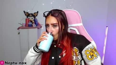 Snapshot of neptu_noxx chatting on September 18, 2025, 5:20 am Neptu noxx online show from September 18, 2025, 5:20 am