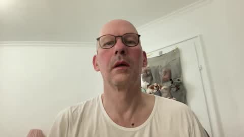 neptunofatlantis online show from April 26, 2026, 4:43 am