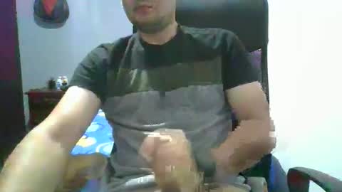 Snapshot of nerdxxx94 chatting on May 7, 2026, 4:40 am MrBull online show from May 7, 2026, 4:40 am