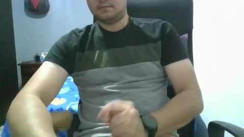 Snapshot of nerdxxx94 chatting on May 8, 2026, 4:51 am MrBull online show from May 8, 2026, 4:51 am