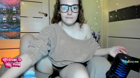 Snapshot of nerdy_goddess chatting on December 20, 2024, 11:58 pm Aida online show from December 20, 2024, 11:58 pm