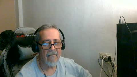 Snapshot of neron401 chatting on May 5, 2026, 1:13 am neron401 online show from May 5, 2026, 1:13 am