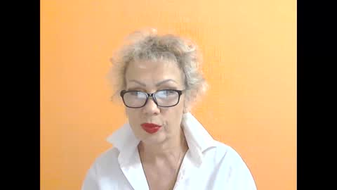 NessyJenixs online show from September 22, 2025, 5:04 pm