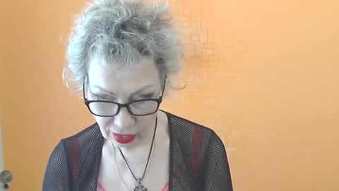 NessyJenixs online show from April 1, 2026, 7:42 am