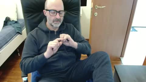 simi online show from February 15, 2026, 2:03 pm