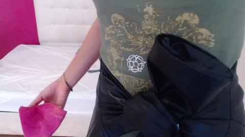 nextdoor_fantasy online show from January 31, 2025, 10:52 am