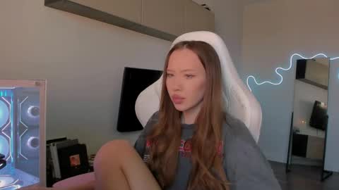 Mina online show from May 25, 2026, 7:36 am