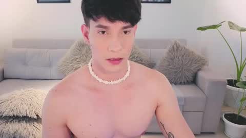   online show from September 15, 2025, 7:25 pm