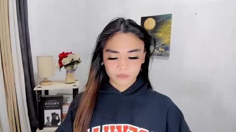 hottie nicole online show from March 11, 2026, 1:44 am