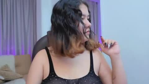 Snapshot of nia_stark chatting on April 13, 2026, 8:25 pm Estefani online show from April 13, 2026, 8:25 pm