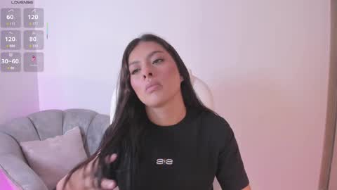 Nia online show from February 17, 2025, 1:21 pm