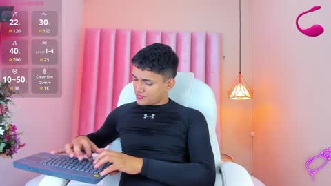 Snapshot of niall_falcon chatting on January 11, 2025, 4:14 pm Niall online show from January 11, 2025, 4:14 pm