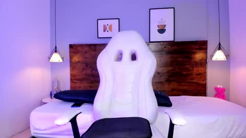 Snapshot of niall_falcon chatting on February 10, 2025, 1:44 pm Niall online show from February 10, 2025, 1:44 pm