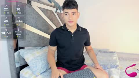 Snapshot of niall_falcon chatting on November 23, 2025, 10:09 pm Niall online show from November 23, 2025, 10:09 pm