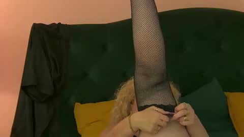 Nia MILF GRANNY MATURE online show from November 4, 2025, 6:51 pm