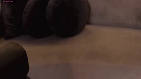 Call me Nia  online show from September 24, 2025, 6:33 pm