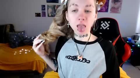 Snapshot of nica_kawaii chatting on May 19, 2026, 5:25 am nica_kawaii online show from May 19, 2026, 5:25 am