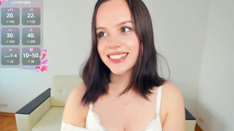 Snapshot of nice_kisss chatting on January 5, 2025, 8:43 am Alice online show from January 5, 2025, 8:43 am