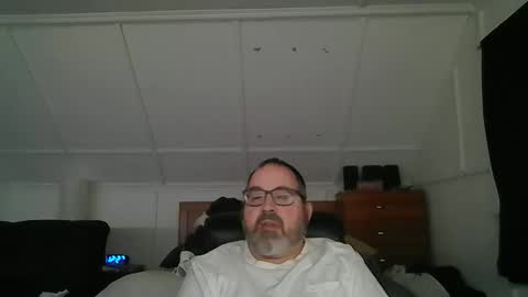 niceguy7208 online show from March 17, 2026, 4:28 am