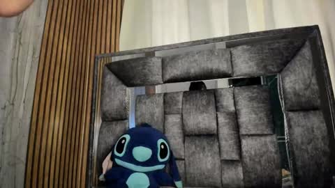 Luna online show from October 7, 2025, 10:29 pm