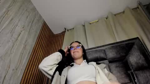 Luna online show from November 28, 2025, 12:57 am