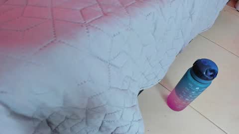 Nicolle  online show from January 21, 2025, 2:59 pm