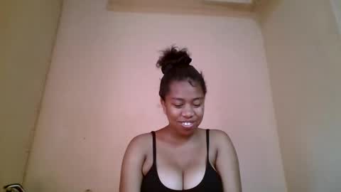 nicelly01 online show from May 19, 2026, 6:42 am