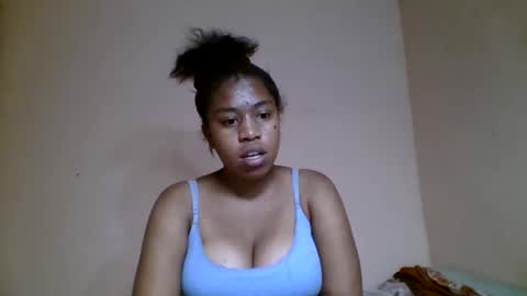 nicelly01 online show from June 2, 2026, 6:43 pm