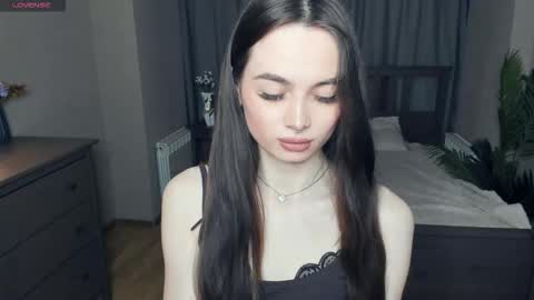 Nicole online show from February 27, 2026, 7:36 pm