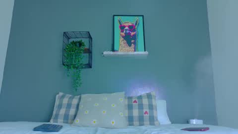 NICKI FOX  online show from November 17, 2025, 7:41 pm