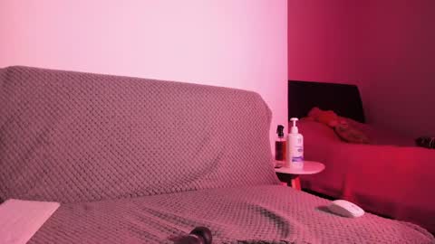 NICKI Independient Model online show from April 25, 2026, 8:17 am