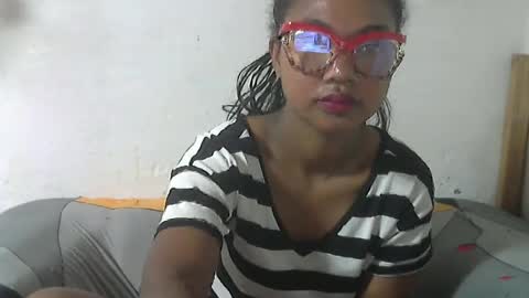 nickiqqyuu online show from June 5, 2026, 1:34 am